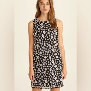 KARL LAGERFELD Paris Women’s Lace 3D Flower Appliques Sleeveless Shift Dress 🖤